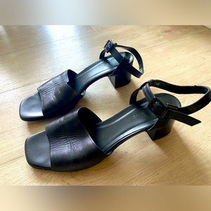 Everlane block heel sandals, black